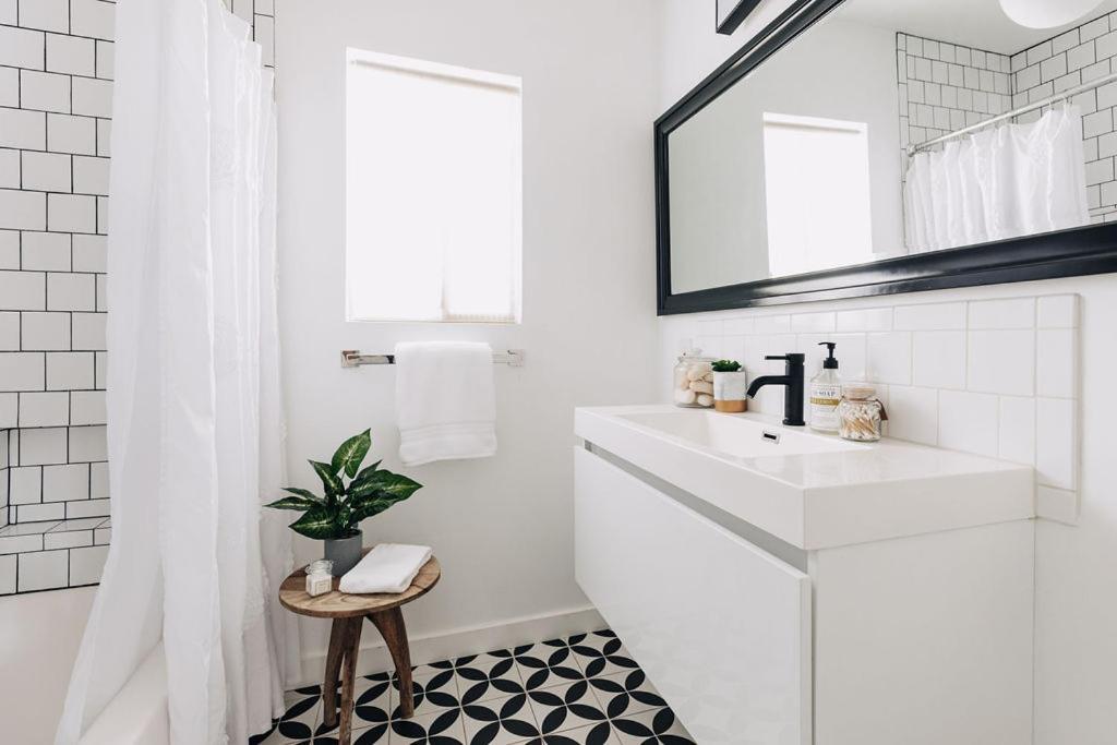 Spotless Modern Home Close To Lax & Sofi Stadium 잉글우드 외부 사진